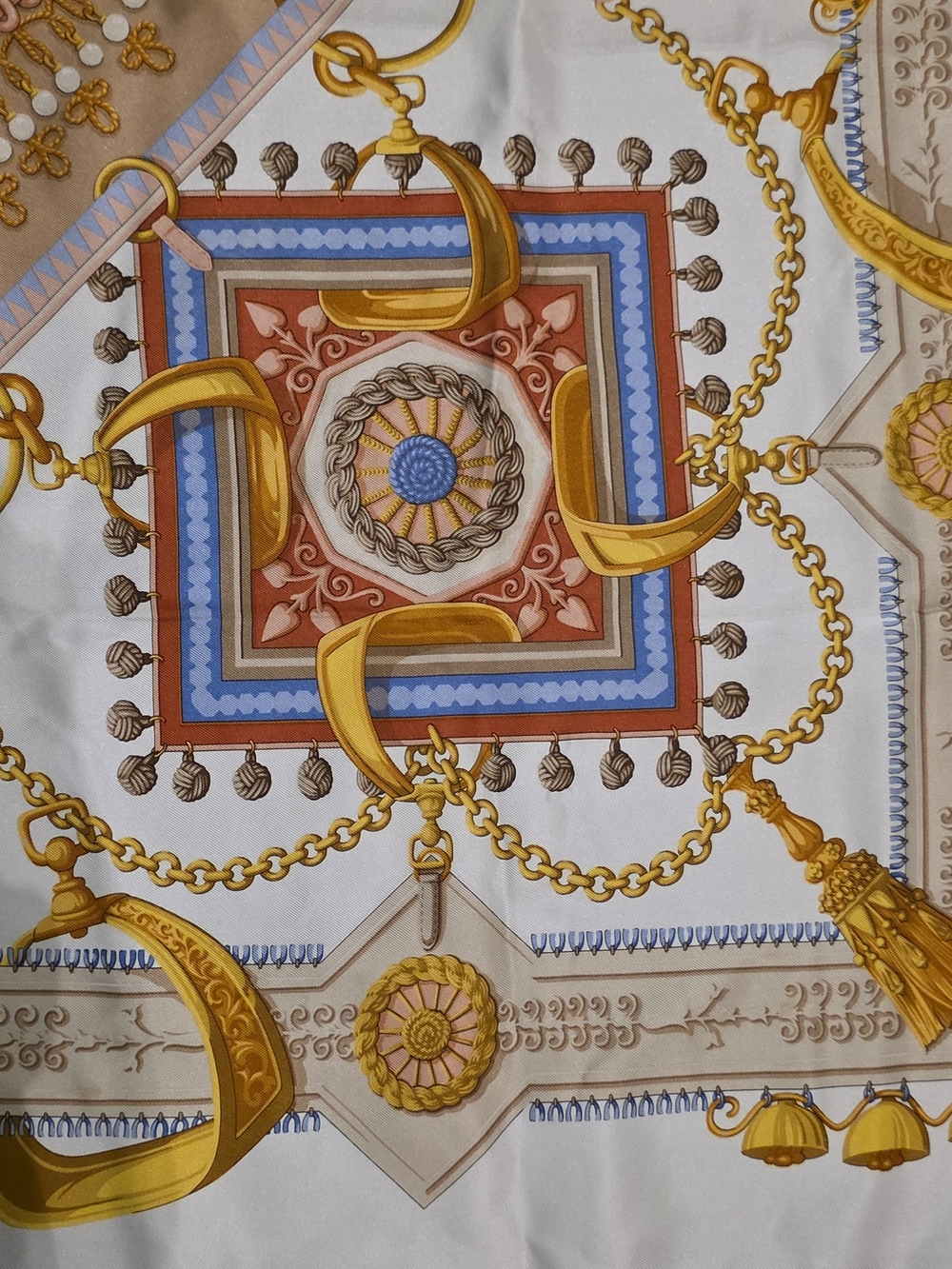 GUCCI Silk-Feel Decorative Chain Print Scarf - White, Yellow, Blue - Picture 4 of 6